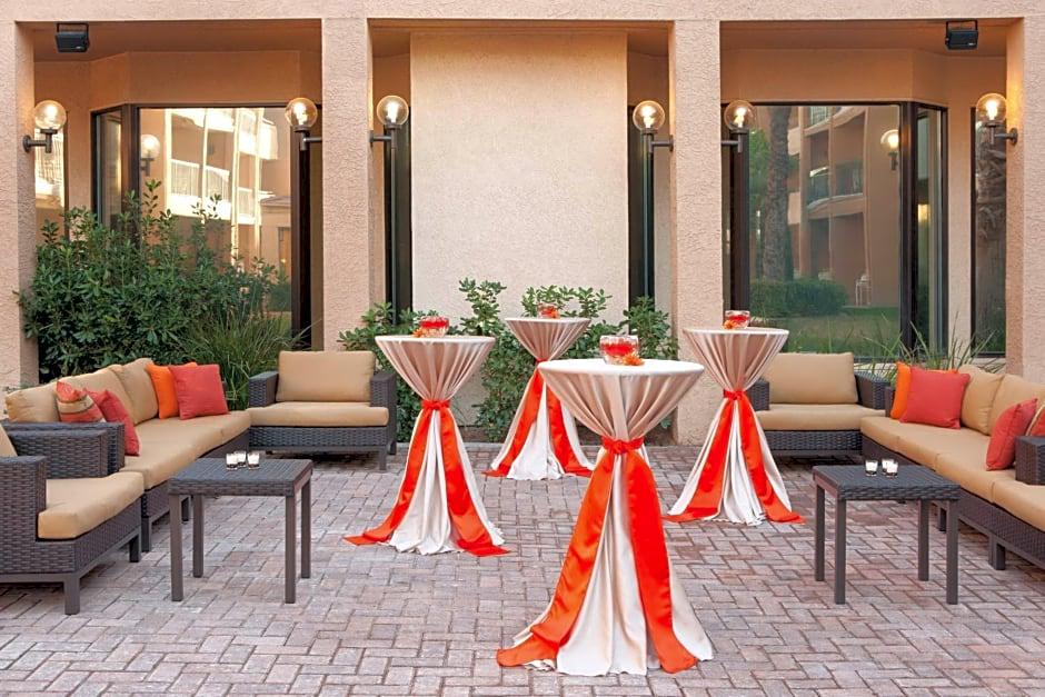 Courtyard by Marriott Las Vegas Convention Center hotel hero
