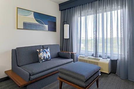 Courtyard by Marriott Austin Airport hotel hero