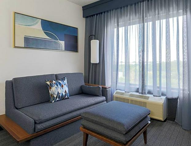 Courtyard by Marriott Austin Airport hotel detail image 1