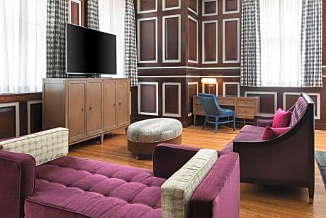 Hampton Inn & Suites Baltimore Inner Harbor hotel hero