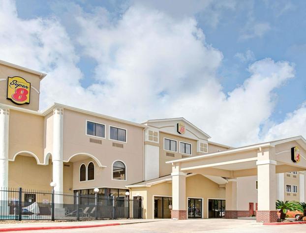 Super 8 by Wyndham Intercontinental Houston TX hotel detail image 3