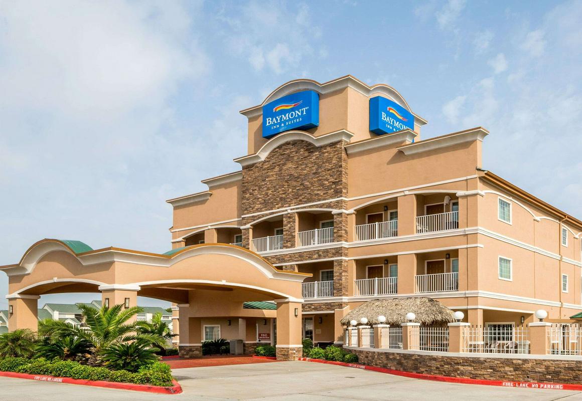 Baymont by Wyndham Galveston hotel hero