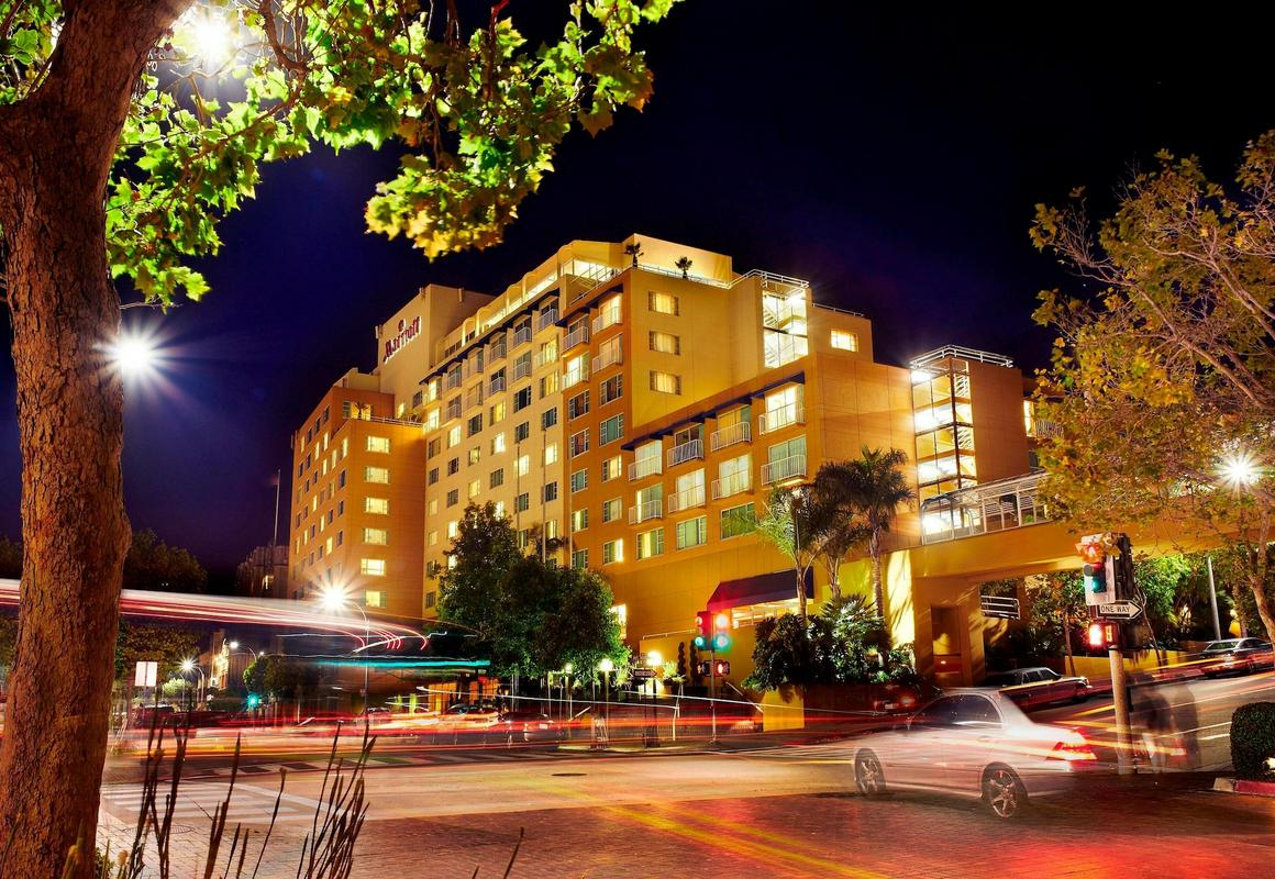 Monterey Marriott hotel hero