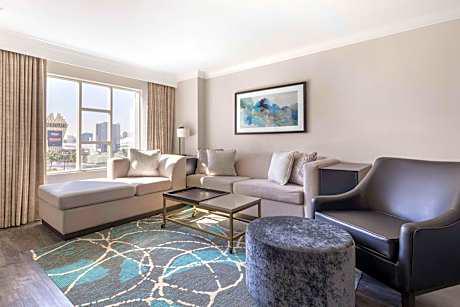 Hilton Grand Vacations Club Paradise Las Vegas hotel hero