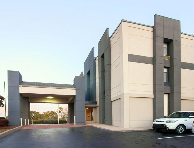 Holiday Inn Express Hotel & Suites Spence Lane, an IHG Hotel hotel detail image 2