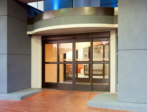 Holiday Inn Express Hotel & Suites Spence Lane, an IHG Hotel hotel detail image 4