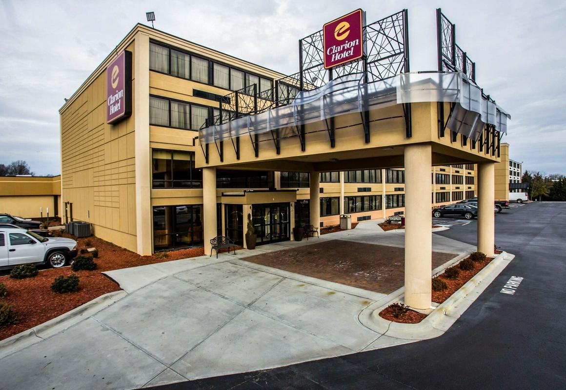 Clarion Hotel Airport & Conference Center hotel hero