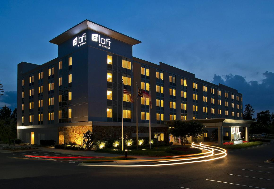 Aloft Charlotte Ballantyne hotel hero