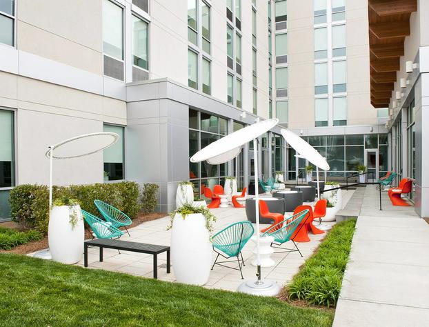 Aloft Charlotte Ballantyne hotel detail image 2