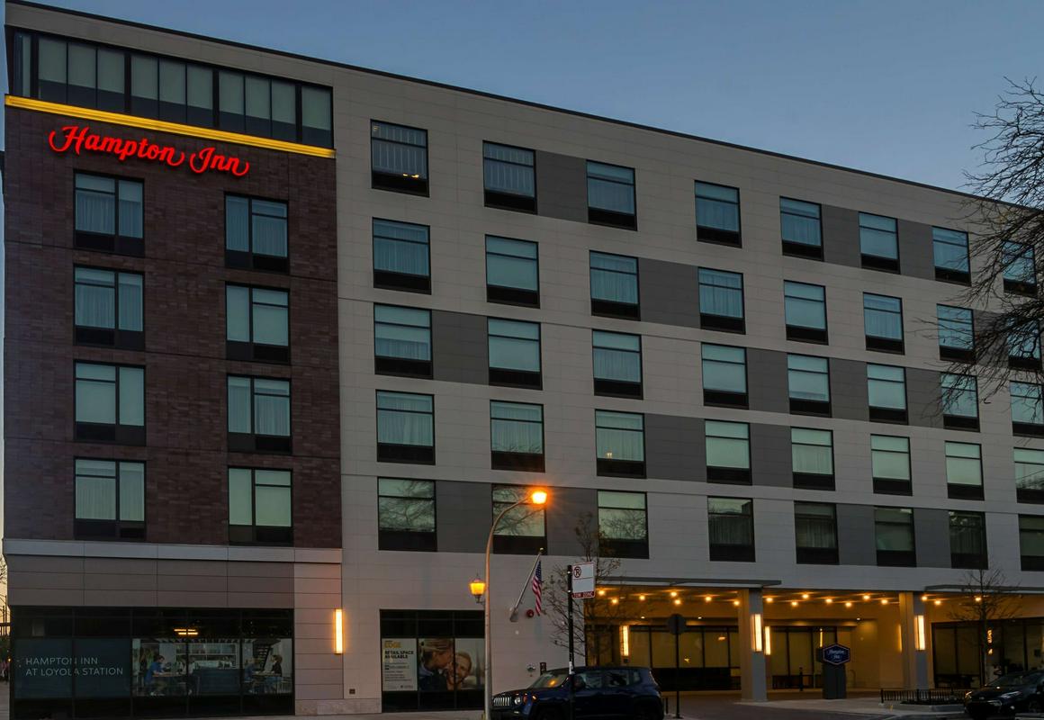 Hampton Inn Chicago North-Loyola Station hotel hero