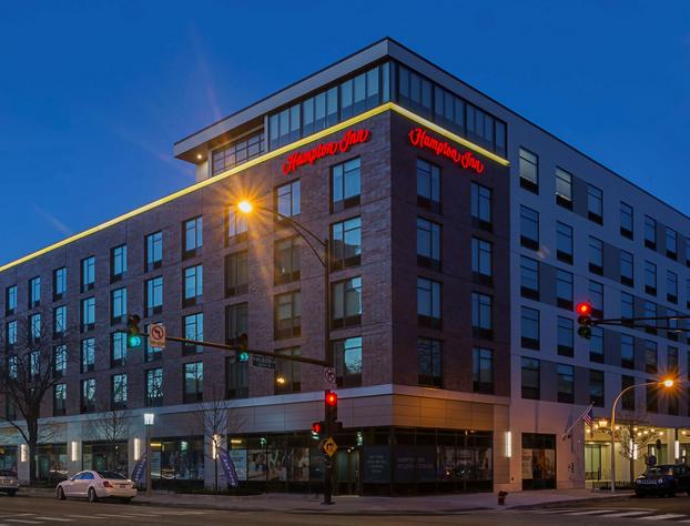 Hampton Inn Chicago North-Loyola Station hotel detail image 3
