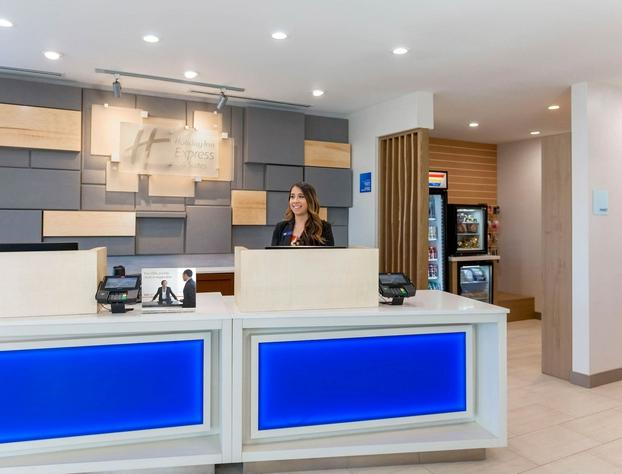 Holiday Inn Express & Suites Chicago O'Hare Airport, an IHG Hotel hotel detail image 2