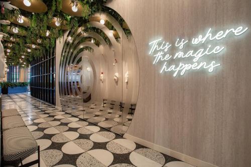 Moxy NYC Lower East Side hotel detail image 3